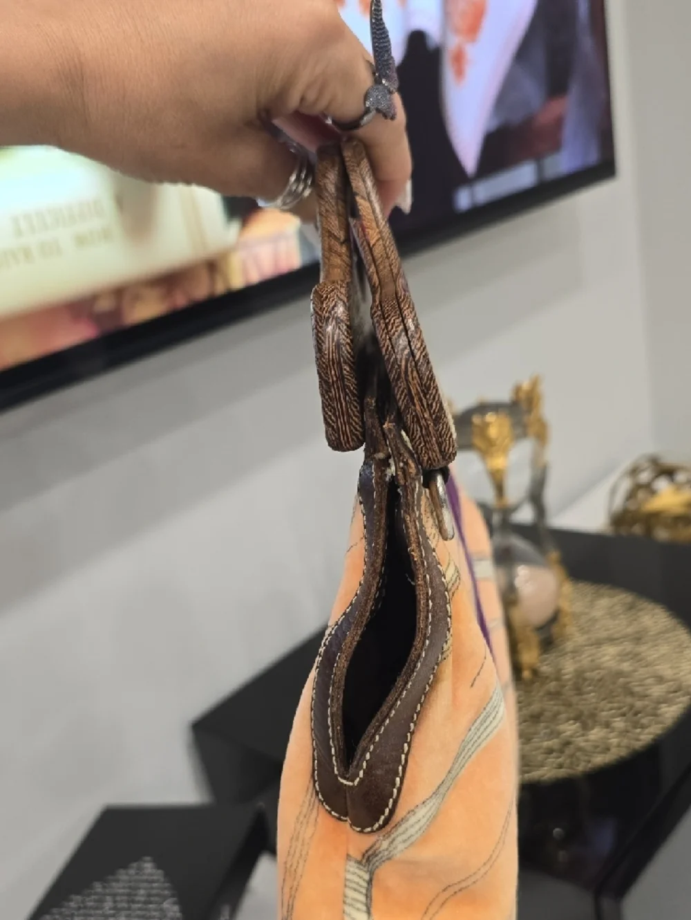 Miu Miu Rare 2023 Runway  Orange and Purple Velvet Tote with Wooden Handle - Picture 13 of 16